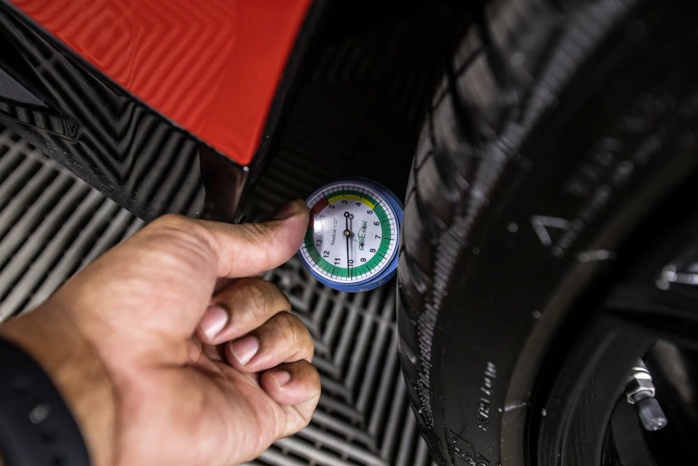 Used 2025 BMW M4 xDrive Competition w/ Executive Package AWD/4WD image 45