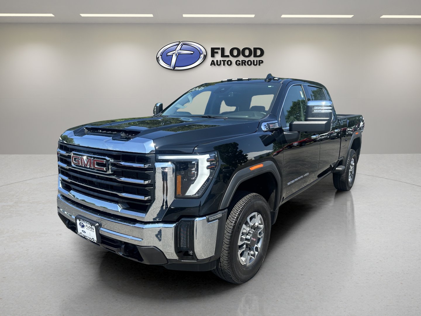 Used 2026 GMC Sierra 2500 SLT w/ SLT Convenience Package AWD/4WD image 3