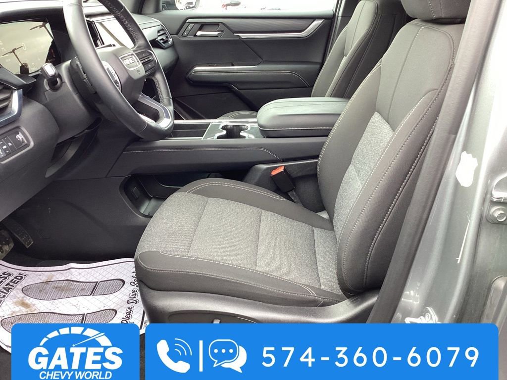 Used 2025 GMC Acadia Elevation image 13