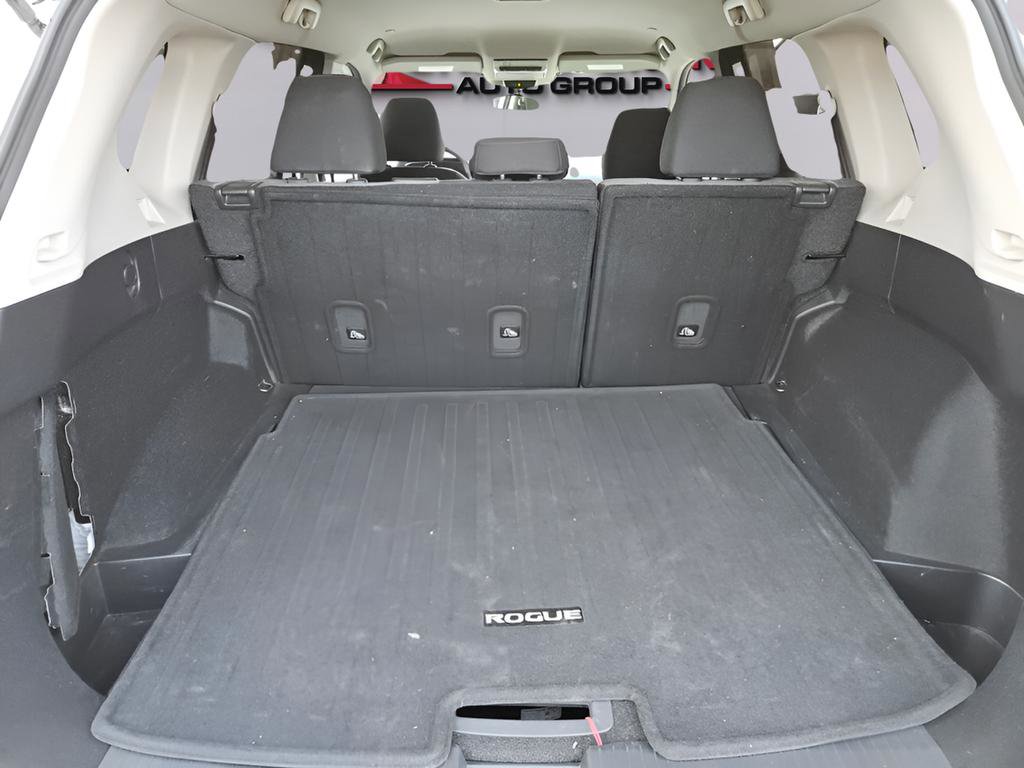 Used 2022 Nissan Rogue SV image 39