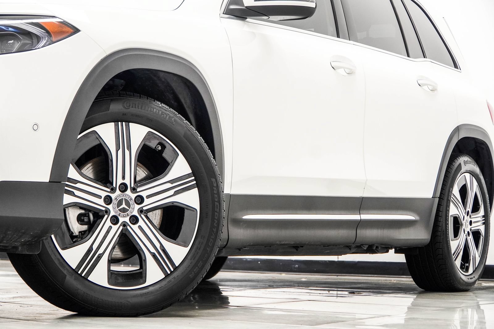 Used 2024 Mercedes-Benz EQB 350 4MATIC SUV w/ Winter Package image 4