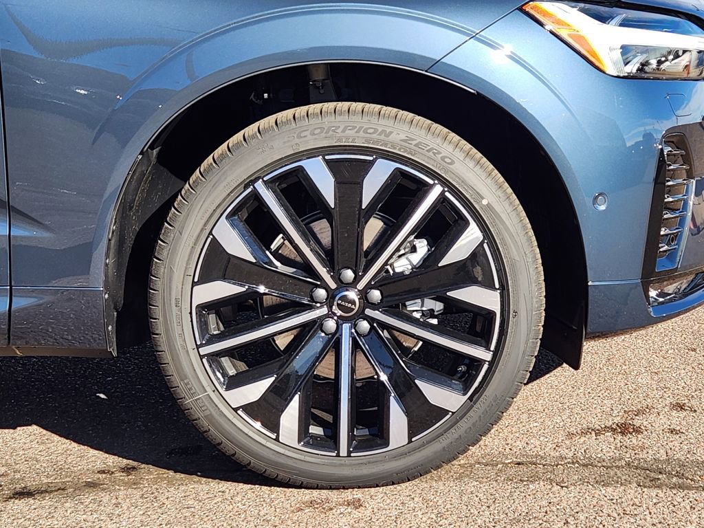 New 2026 Volvo XC60 B5 Ultra w/ Climate Package image 29