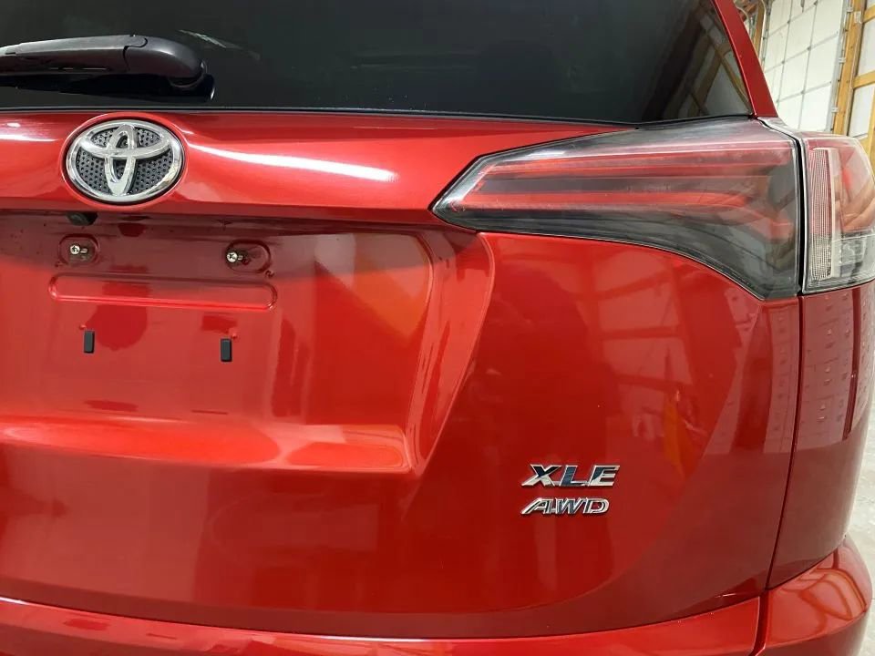 Used 2016 Toyota RAV4 XLE image 9