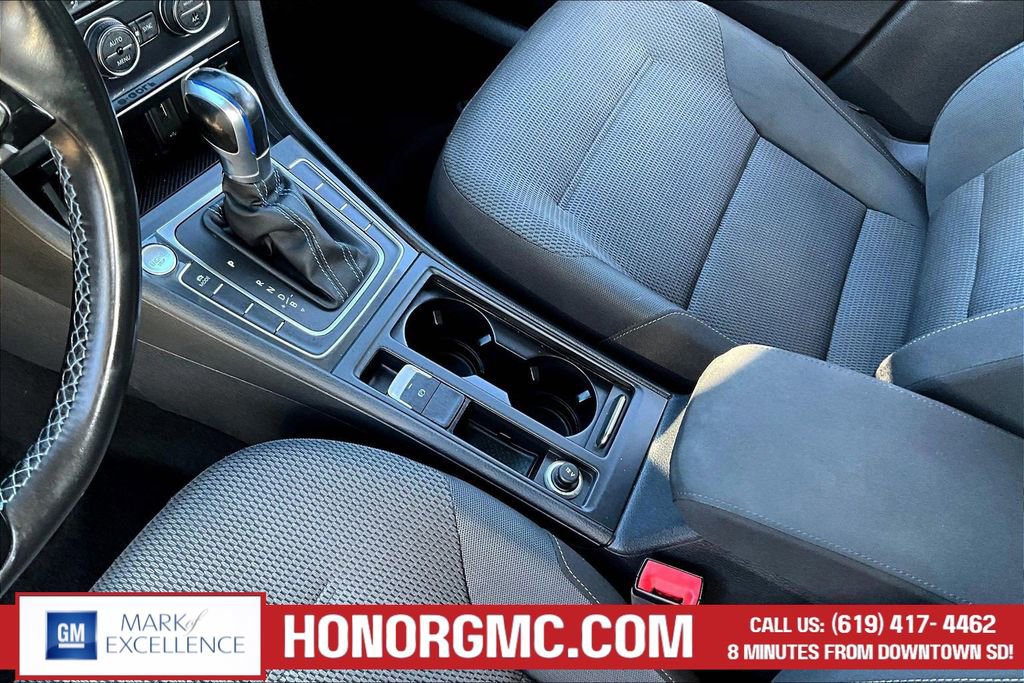 Used 2019 Volkswagen e-Golf SE w/ Driver Assistance Package FWD image 17