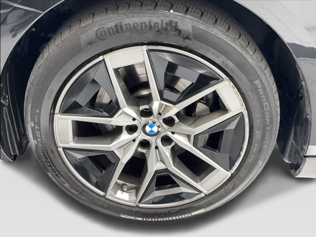 Used 2026 BMW 530i xDrive AWD/4WD image 14