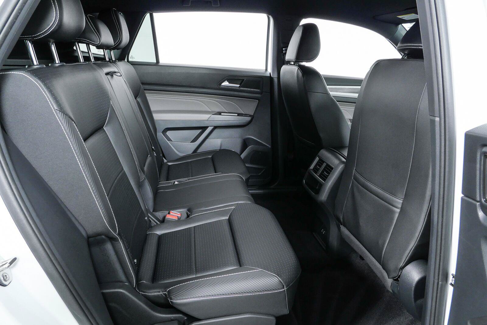 Certified 2023 Volkswagen Atlas Cross Sport SE AWD/4WD image 19
