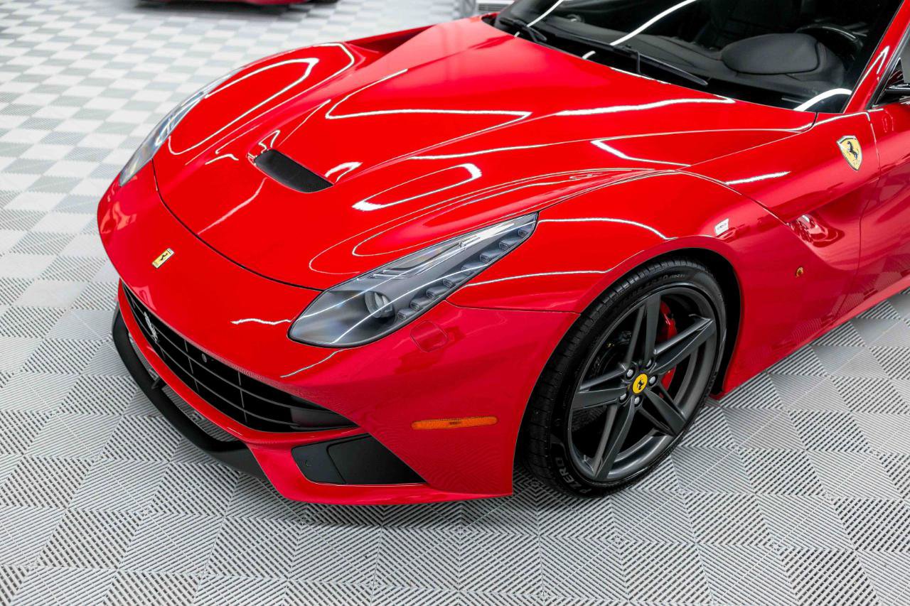 Used 2014 Ferrari F12 Berlinetta image 11