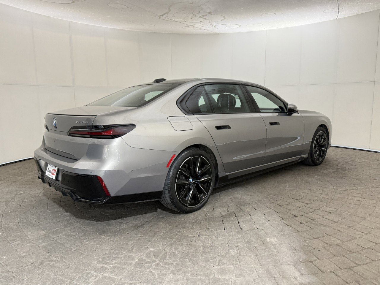 Used 2023 BMW i7 xDrive60 image 9