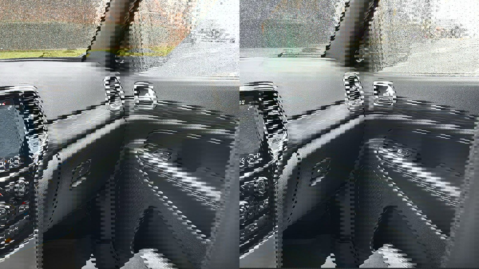 Certified 2022 Jeep Grand Cherokee Laredo X image 18