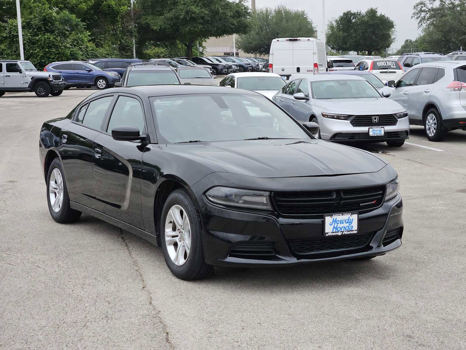 Used 2019 Dodge Charger SXT RWD image 3