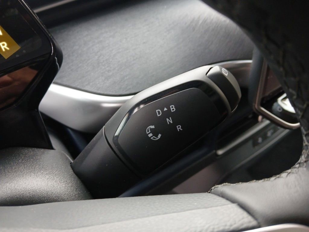 New 2025 Volkswagen ID. Buzz Pro S RWD image 23
