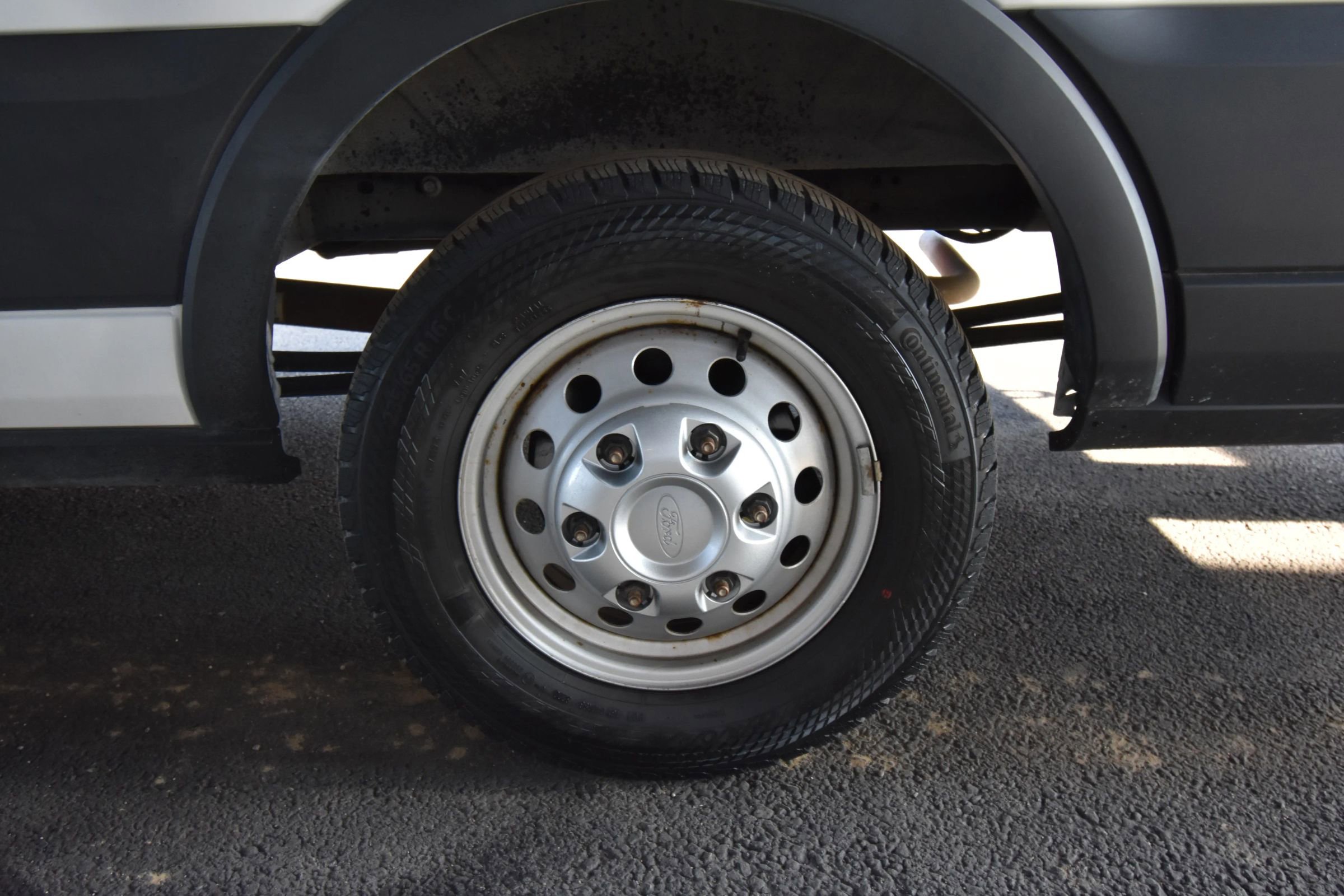 Used 2020 Ford Transit 250 148 High Roof Extended AWD image 26