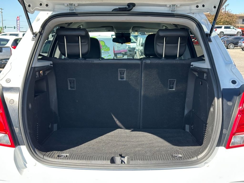 Certified 2022 Chevrolet Trax LT w/ LT Convenience Package AWD/4WD image 14