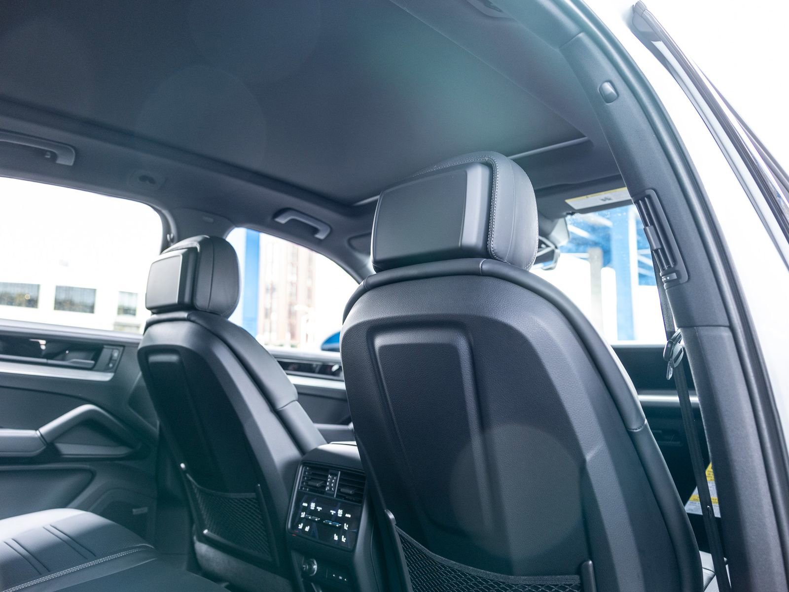 Certified 2025 Porsche Cayenne image 38