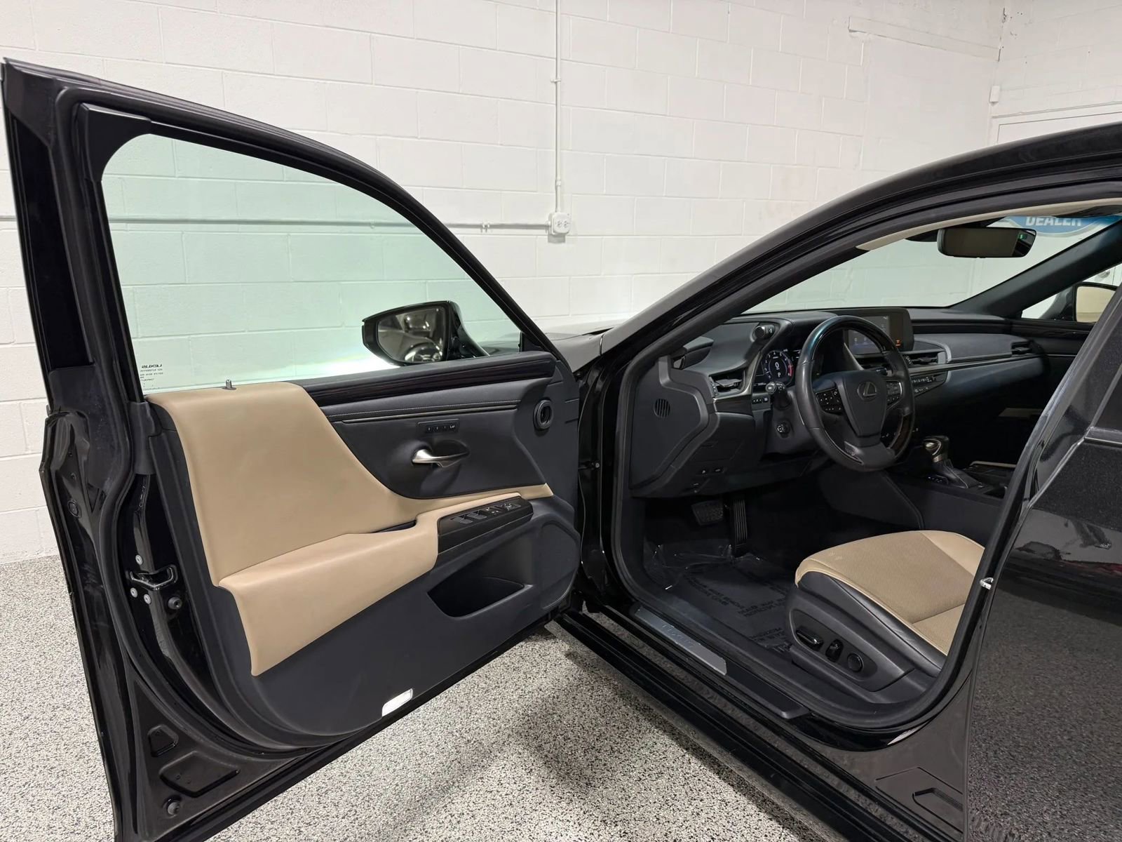 Used 2019 Lexus ES 350 w/ Premium Package FWD image 9
