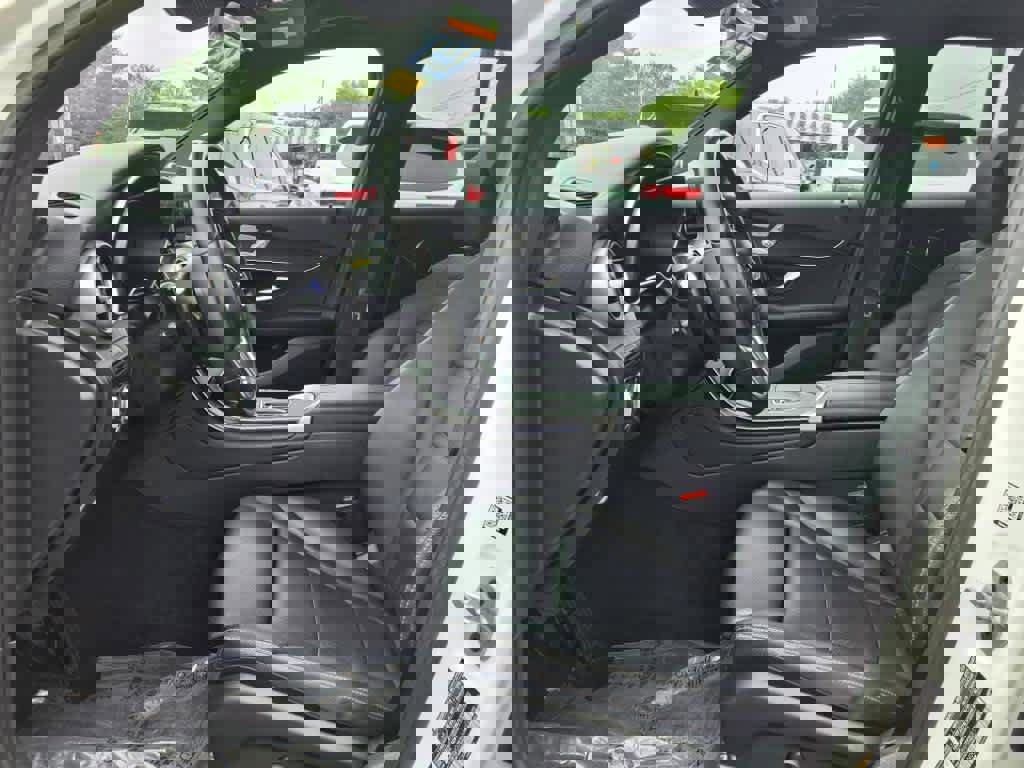 Used 2022 Mercedes-Benz GLC 300 4MATIC image 9