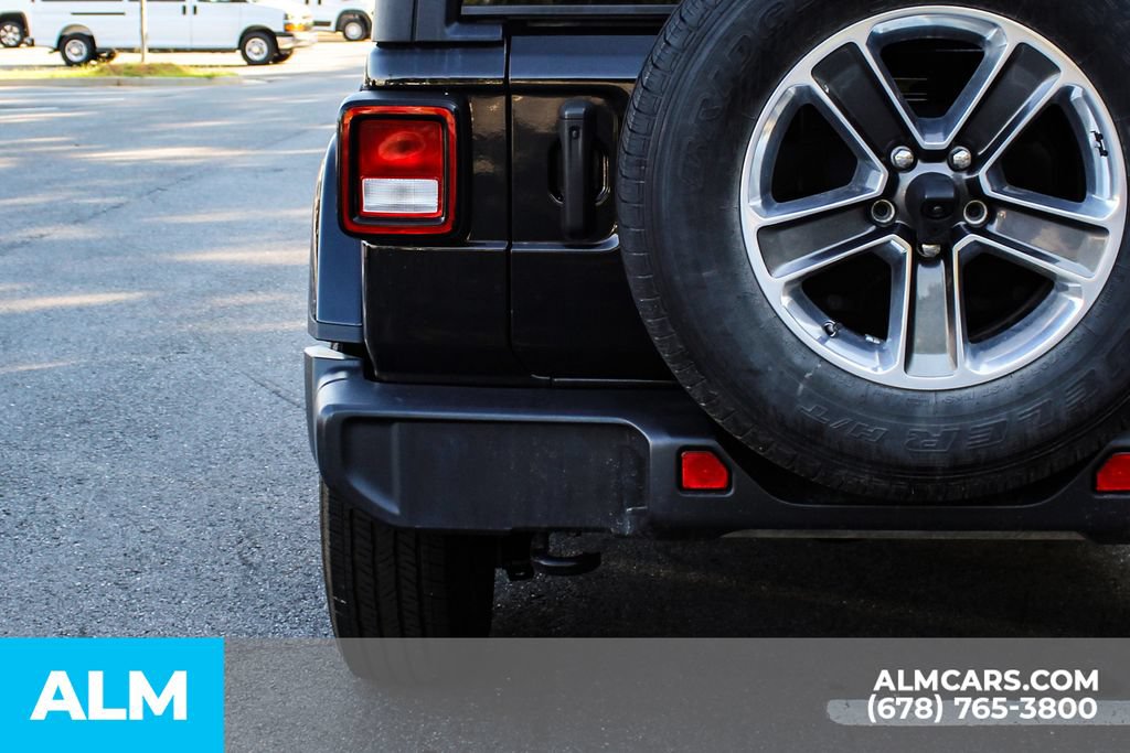 Used 2022 Jeep Wrangler Unlimited Sahara AWD/4WD image 12