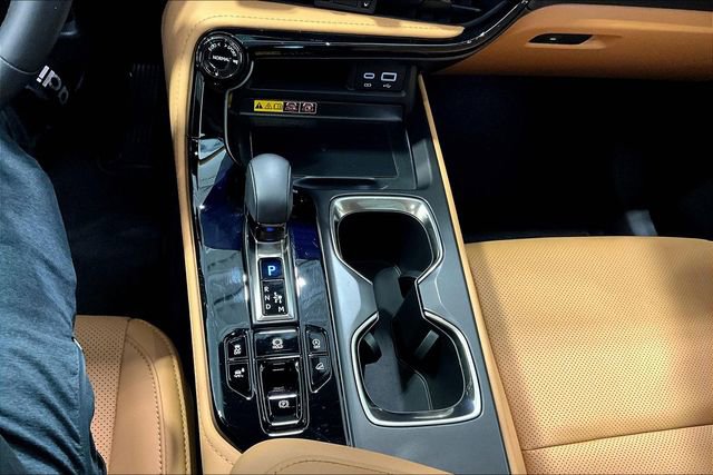 Certified 2025 Lexus NX 350 AWD w/ Accessory Package (2T) image 15