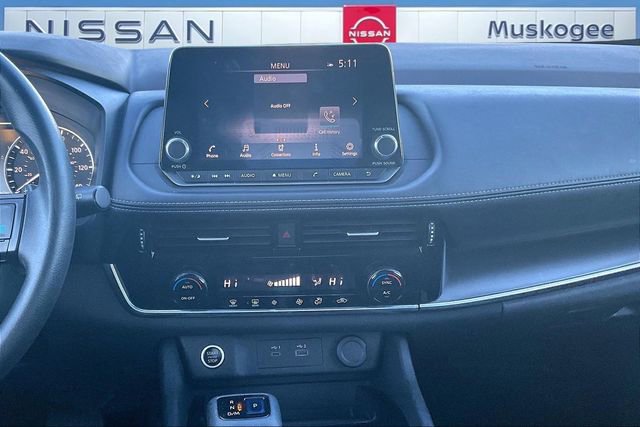 Used 2022 Nissan Rogue SV image 9