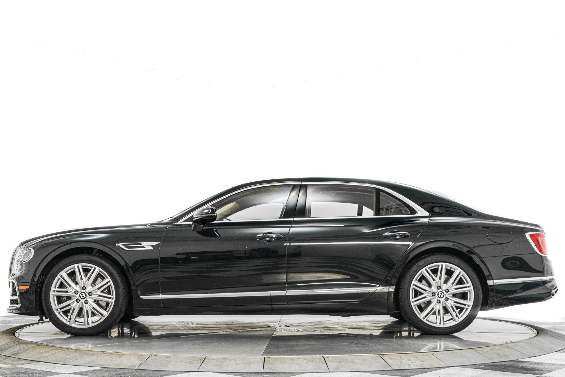 Used 2023 Bentley Flying Spur Plug-In Hybrid image 6