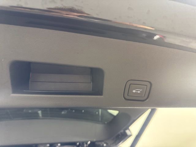 Used 2024 Chevrolet Traverse RS AWD/4WD image 16
