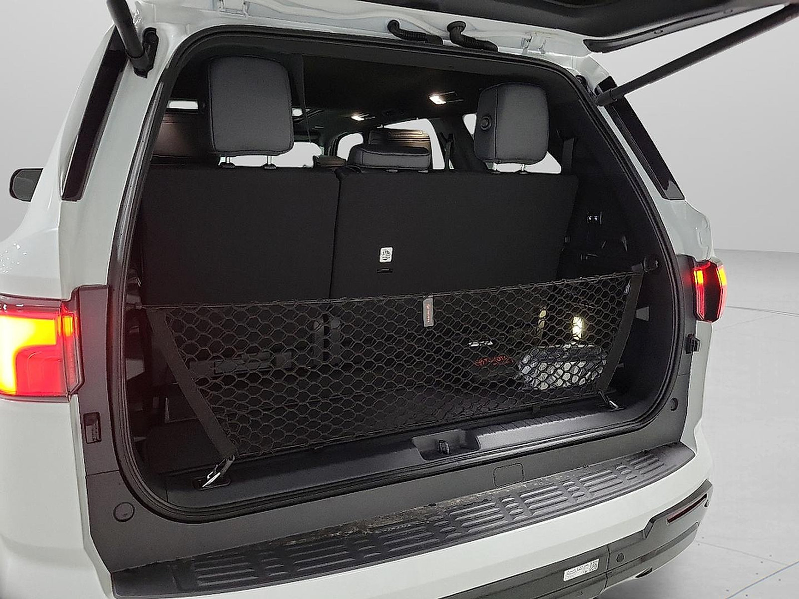 Certified 2025 Toyota Sequoia Platinum AWD/4WD image 6
