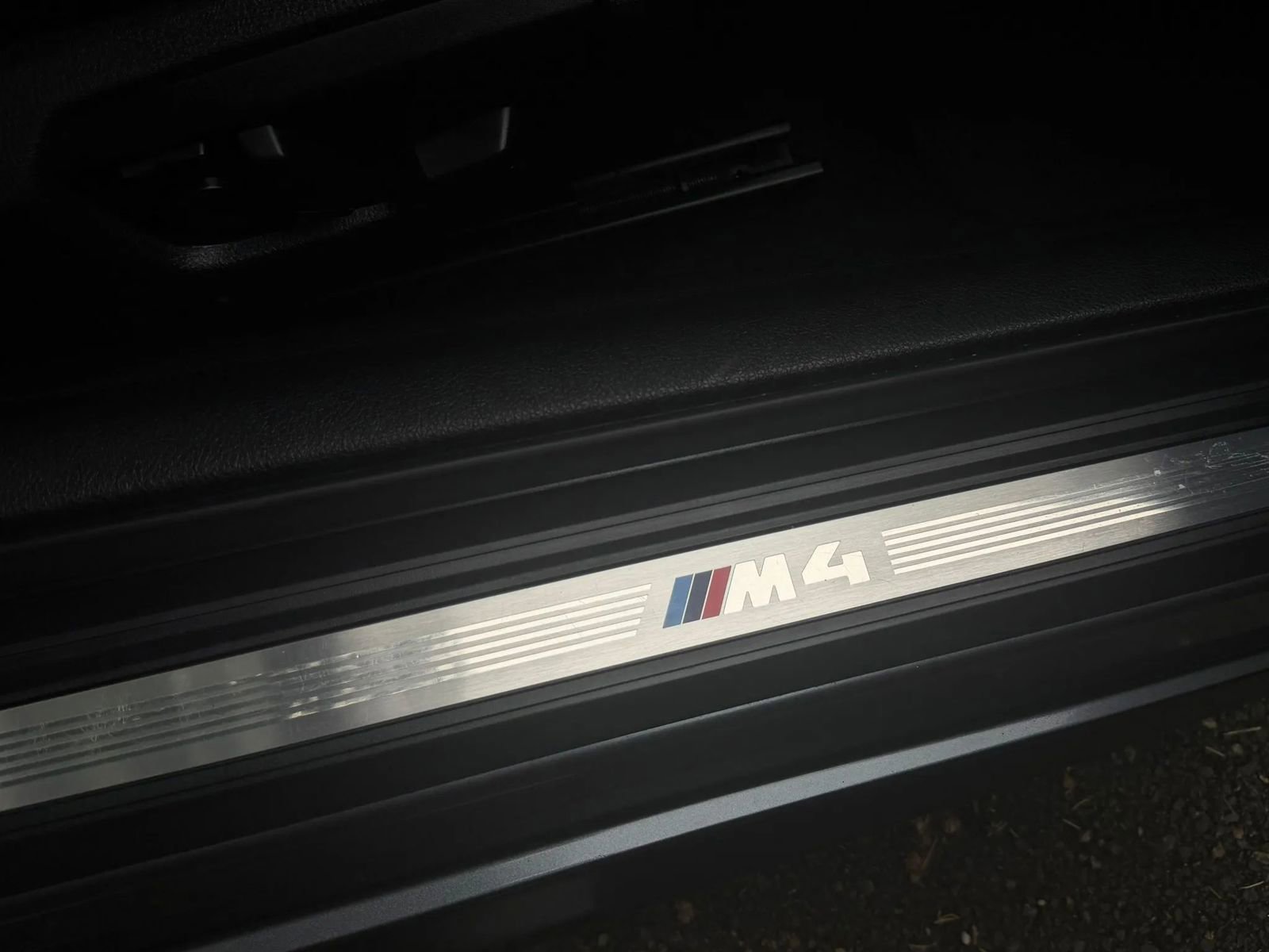 Used 2015 BMW M4 Coupe w/ Lighting Package RWD image 17