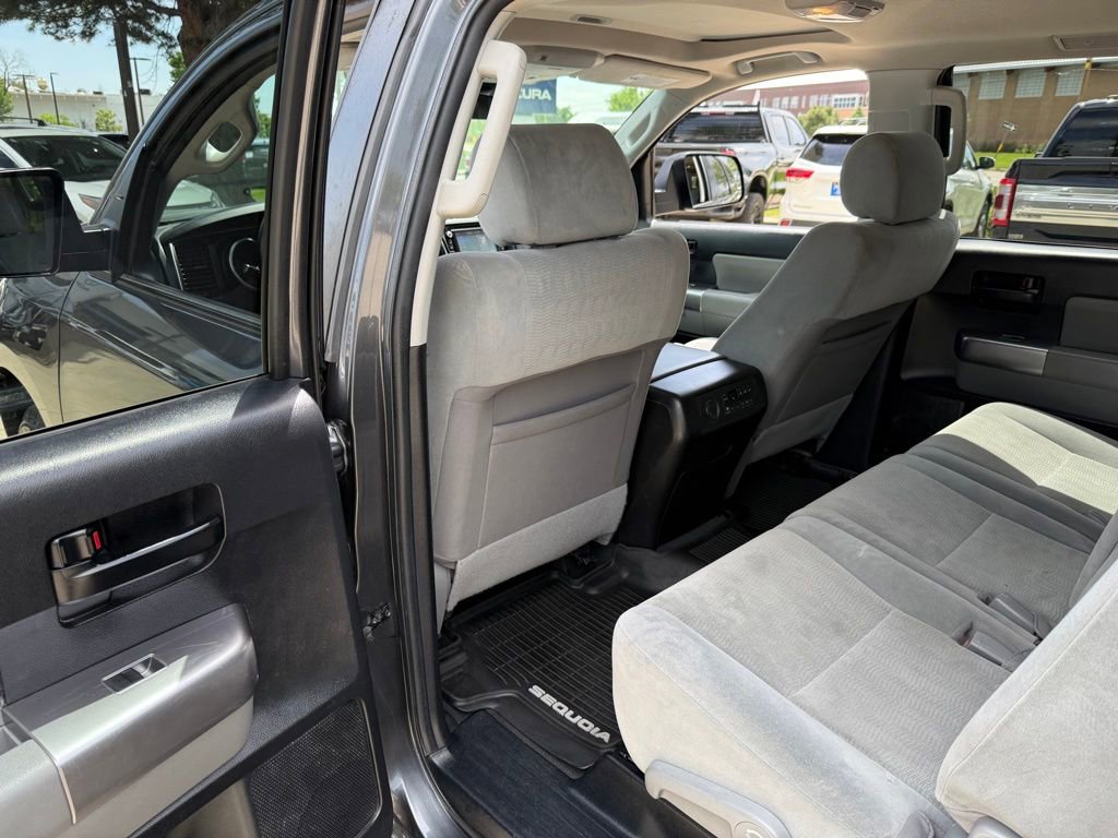 Used 2019 Toyota Sequoia SR5 AWD/4WD image 12
