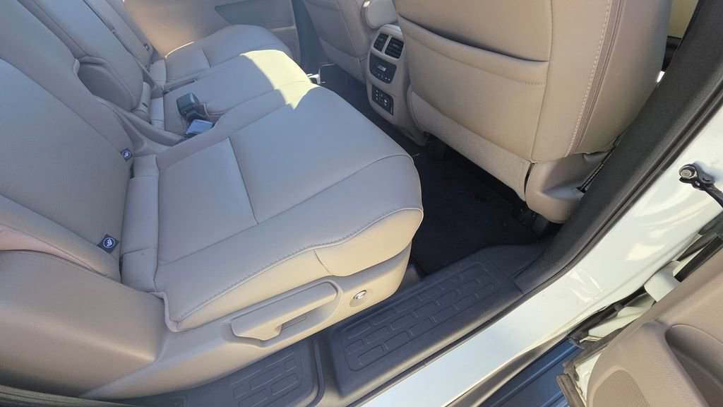 Used 2016 Honda Pilot Touring image 15