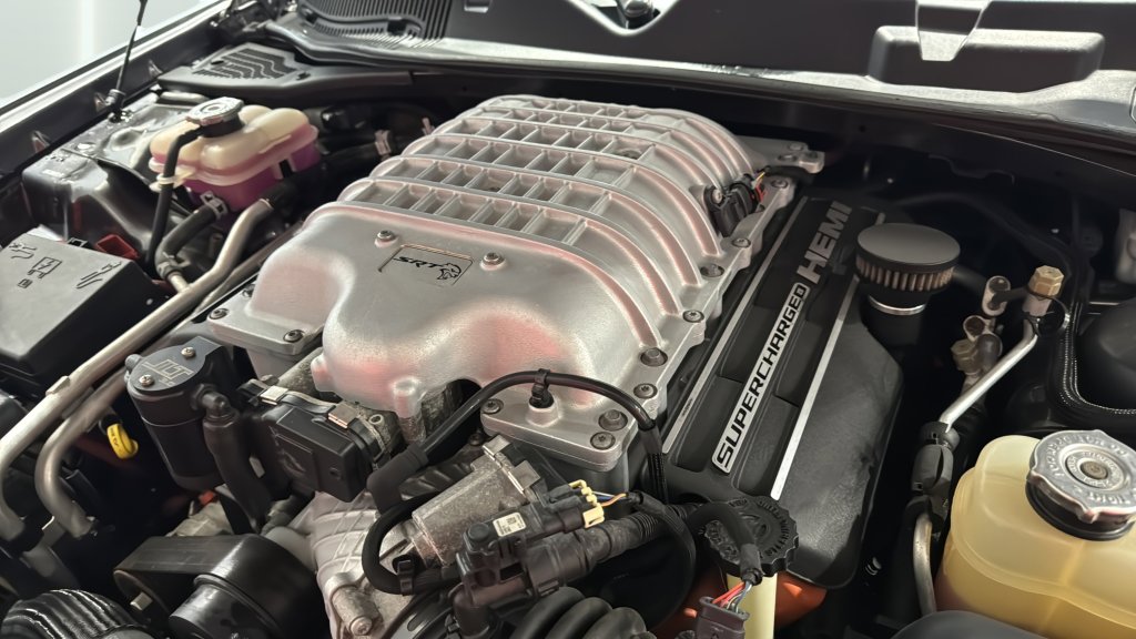 Used 2015 Dodge Challenger SRT Hellcat image 30