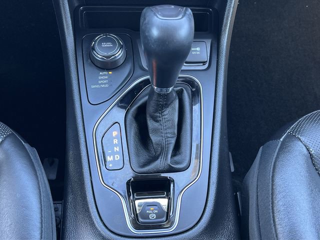 Used 2019 Jeep Cherokee Limited w/ Technology Group image 18