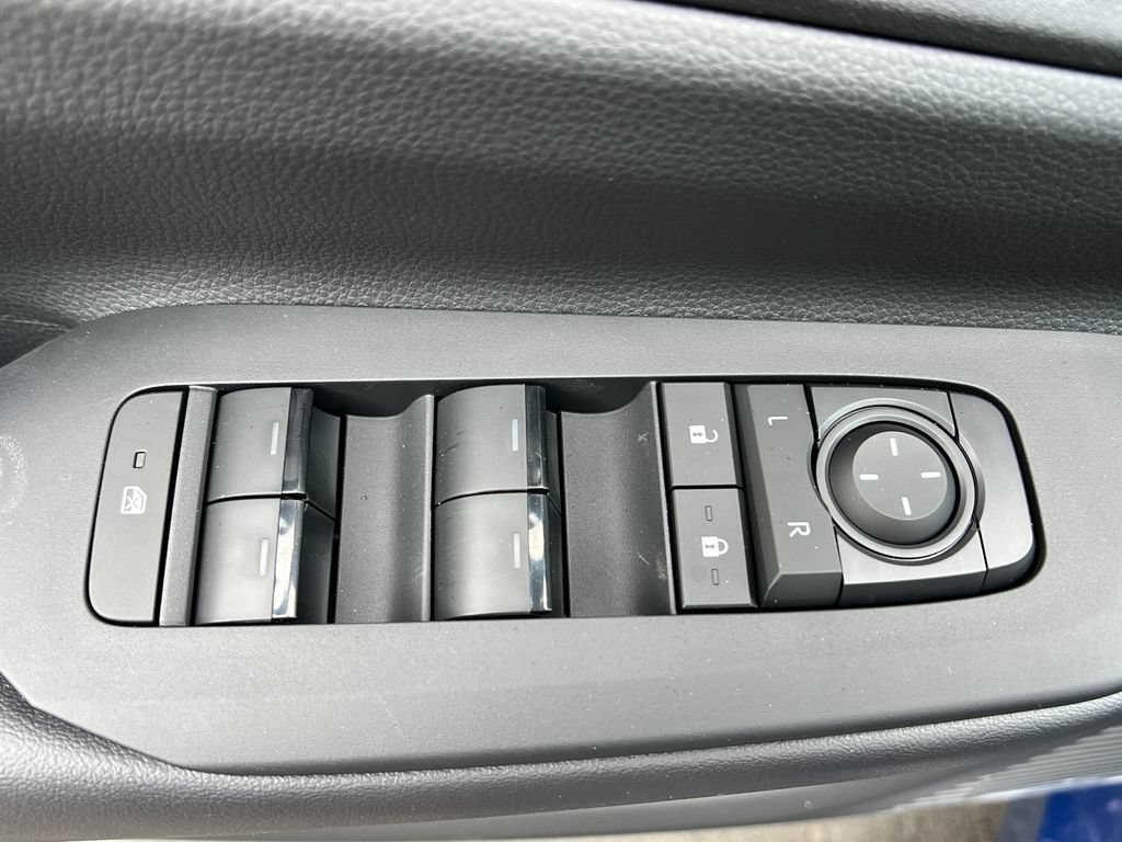 New 2026 Toyota Prius Plug-In Hybrid FWD image 12