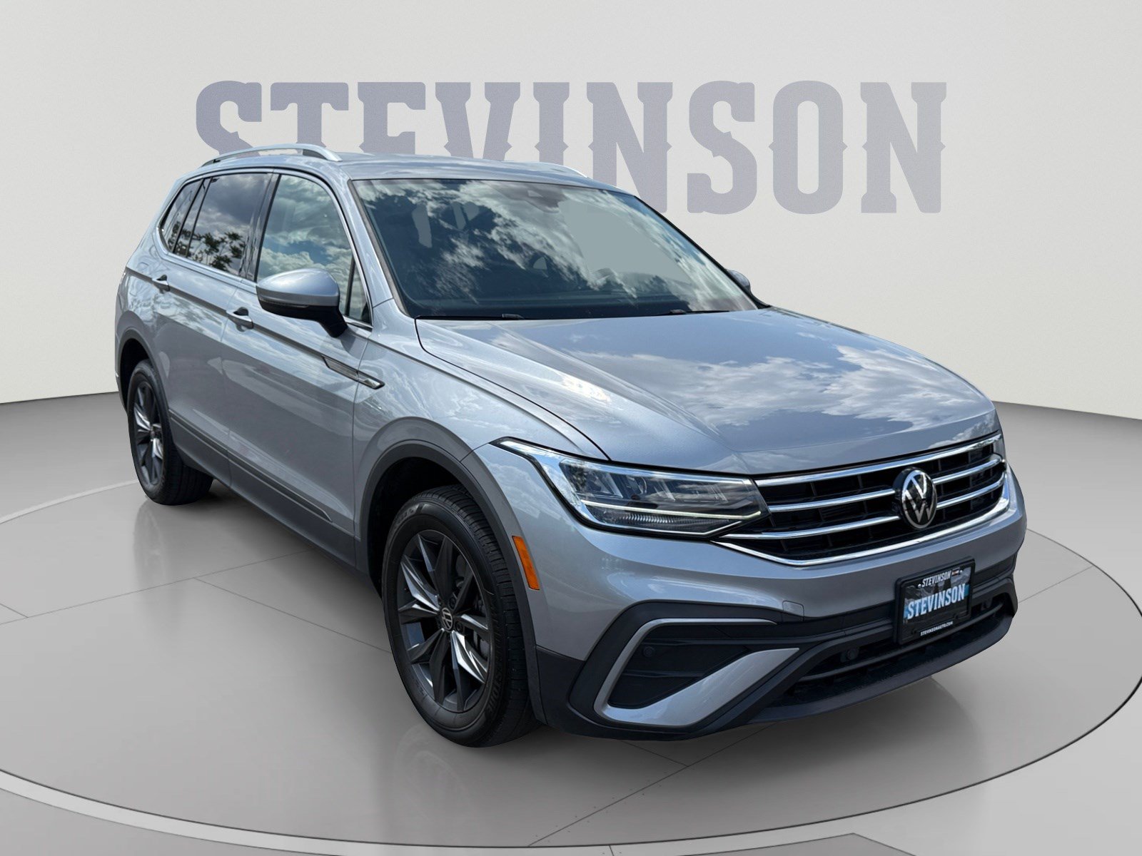 Used 2023 Volkswagen Tiguan SE AWD/4WD image 7