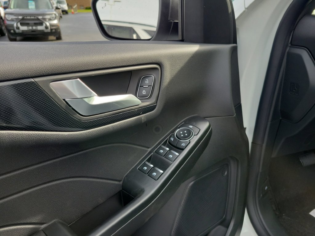 New 2026 Ford Escape ST-Line w/ Cold Weather Package AWD/4WD image 19
