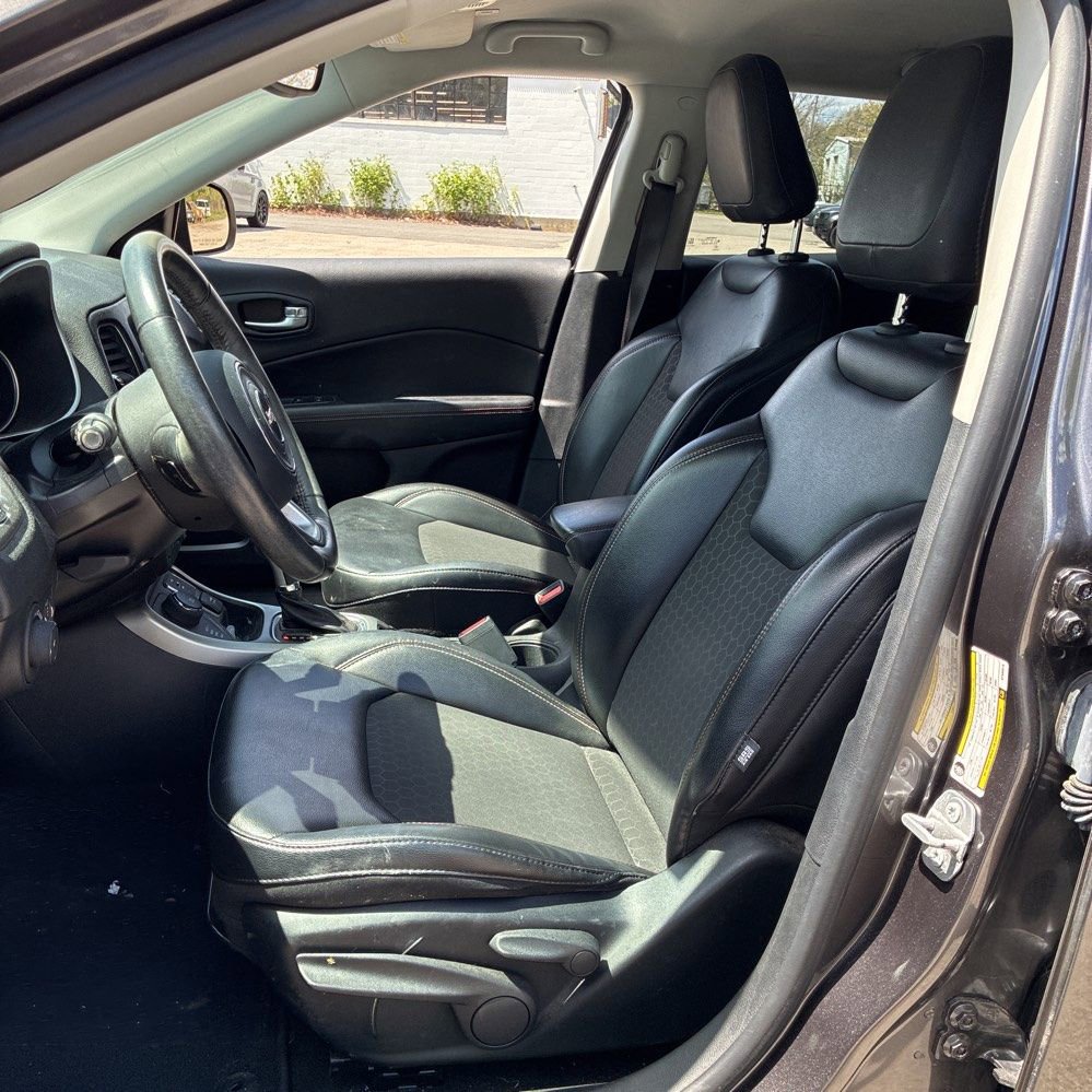 Used 2019 Jeep Compass Latitude AWD/4WD image 9
