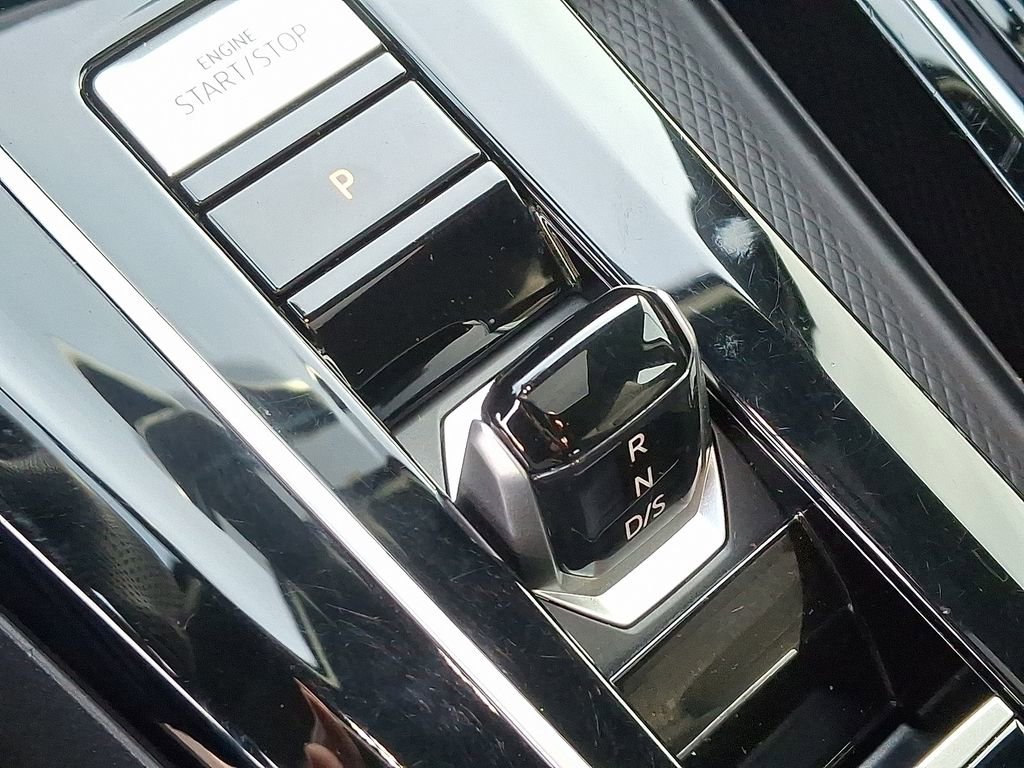 Used 2024 Volkswagen Golf R image 16