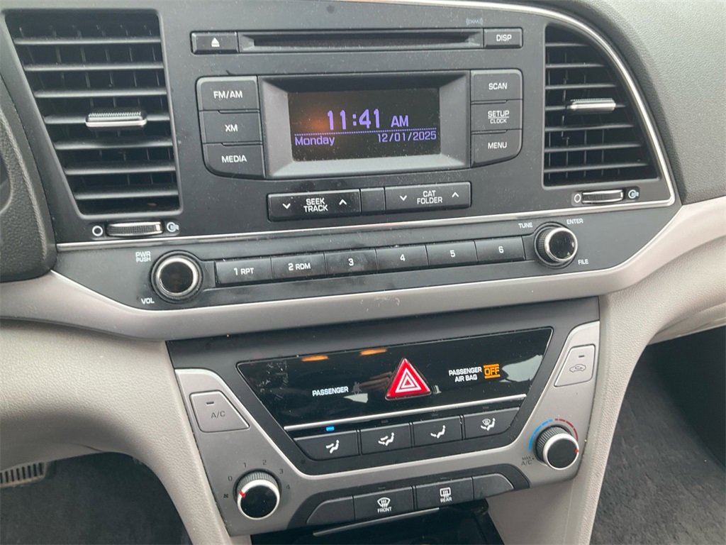 Used 2017 Hyundai Elantra SE image 16