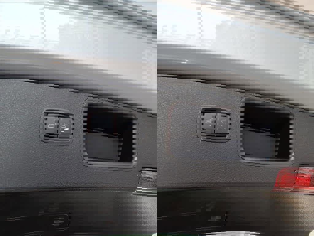 Used 2025 Porsche Macan GTS image 18