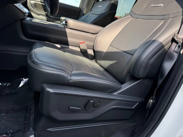Certified 2025 Ford Expedition Max Platinum w/ Stealth Performance Package AWD/4WD image 6