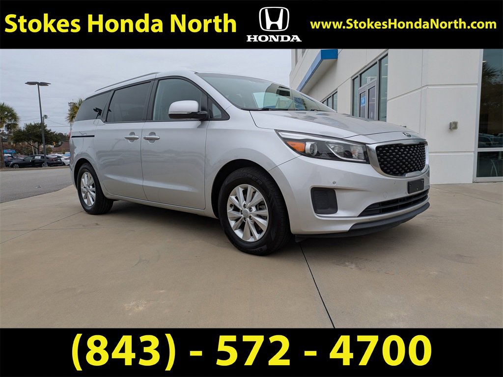 Used 2018 Kia Sedona LX w/ LX Essentials Premium Package image 2