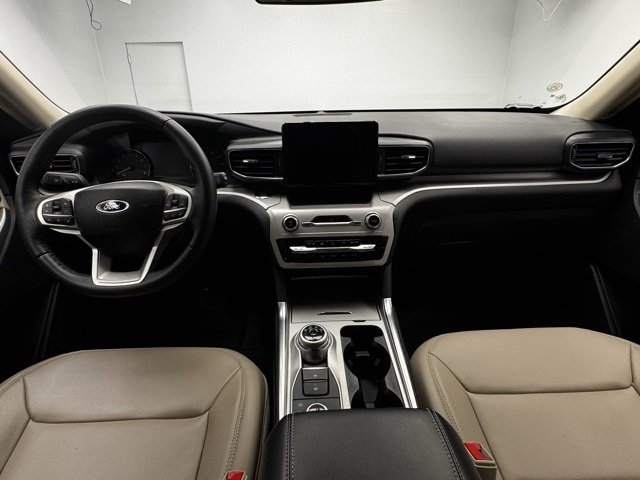 Used 2023 Ford Explorer XLT w/ Equipment Group 202A image 37