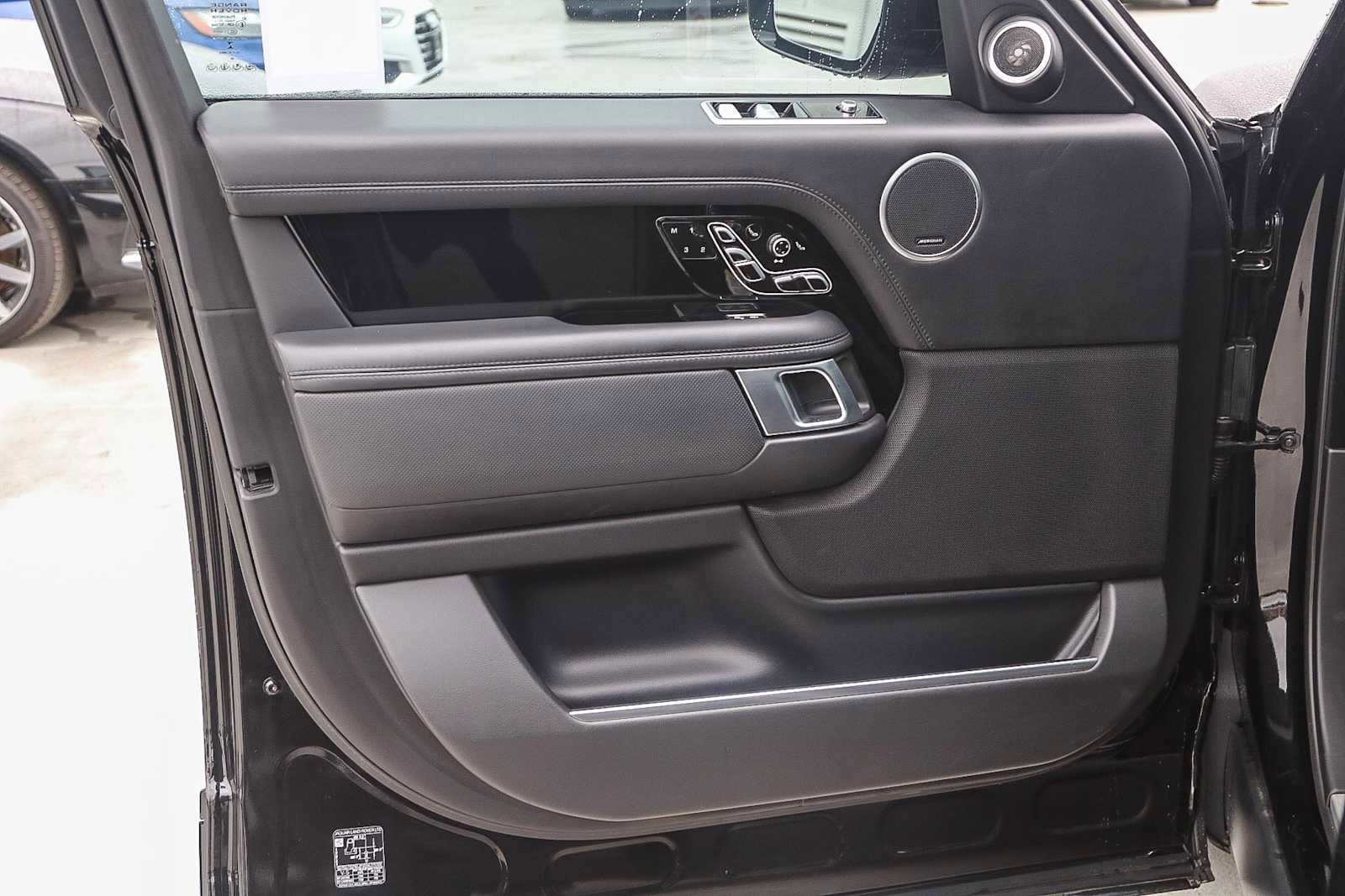 Used 2021 Land Rover Range Rover SV Autobiography Dynamic image 27