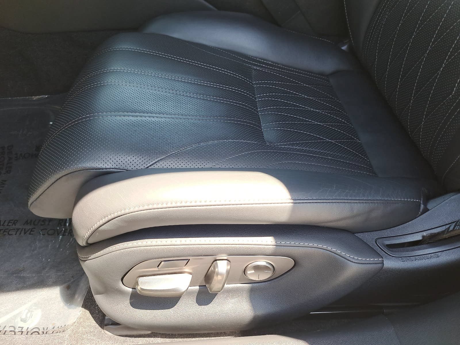 Used 2022 Lexus LS 500 AWD w/ Interior Upgrade Package image 31