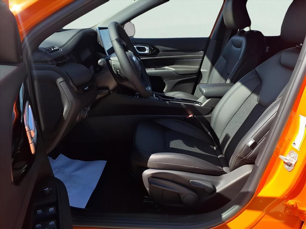New 2026 Jeep Compass Latitude AWD/4WD image 11