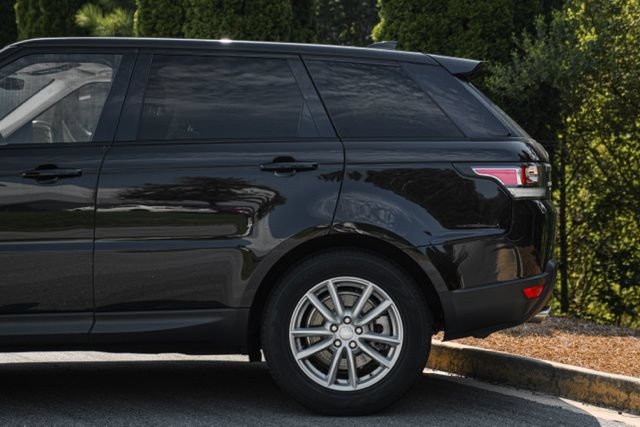 Used 2017 Land Rover Range Rover Sport SE AWD/4WD image 11