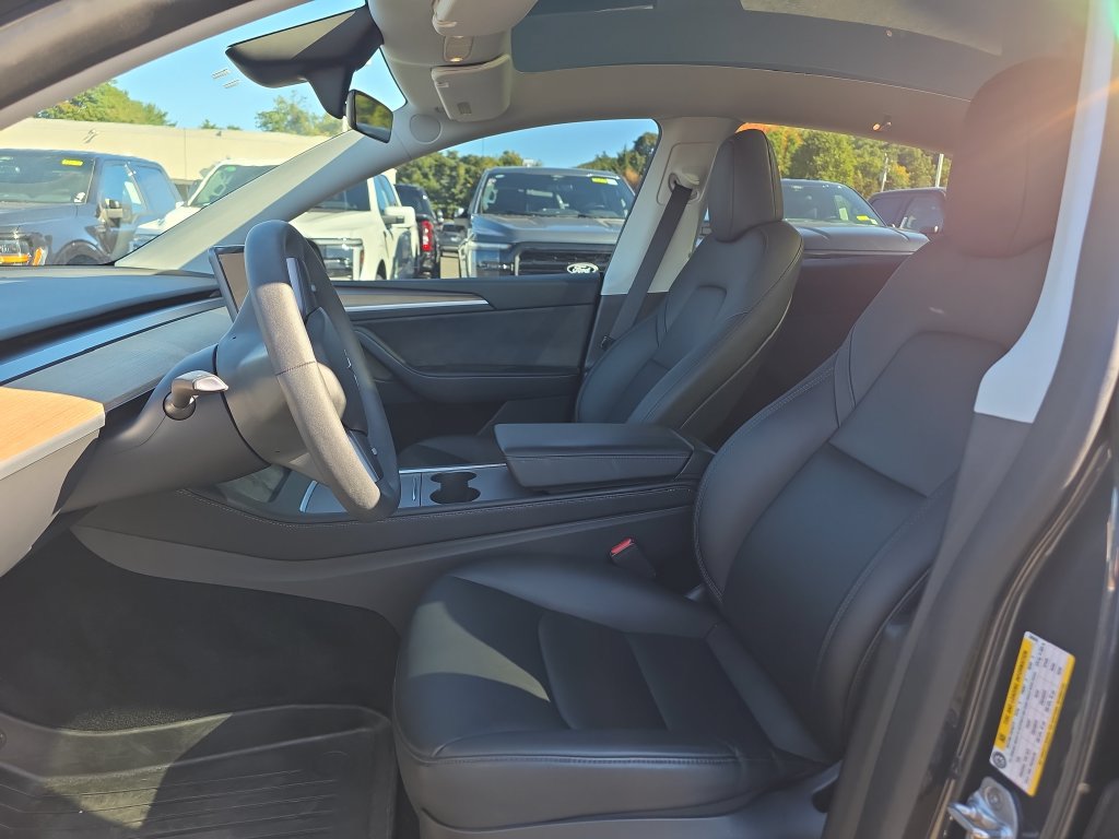 Used 2024 Tesla Model Y Long Range AWD/4WD image 21