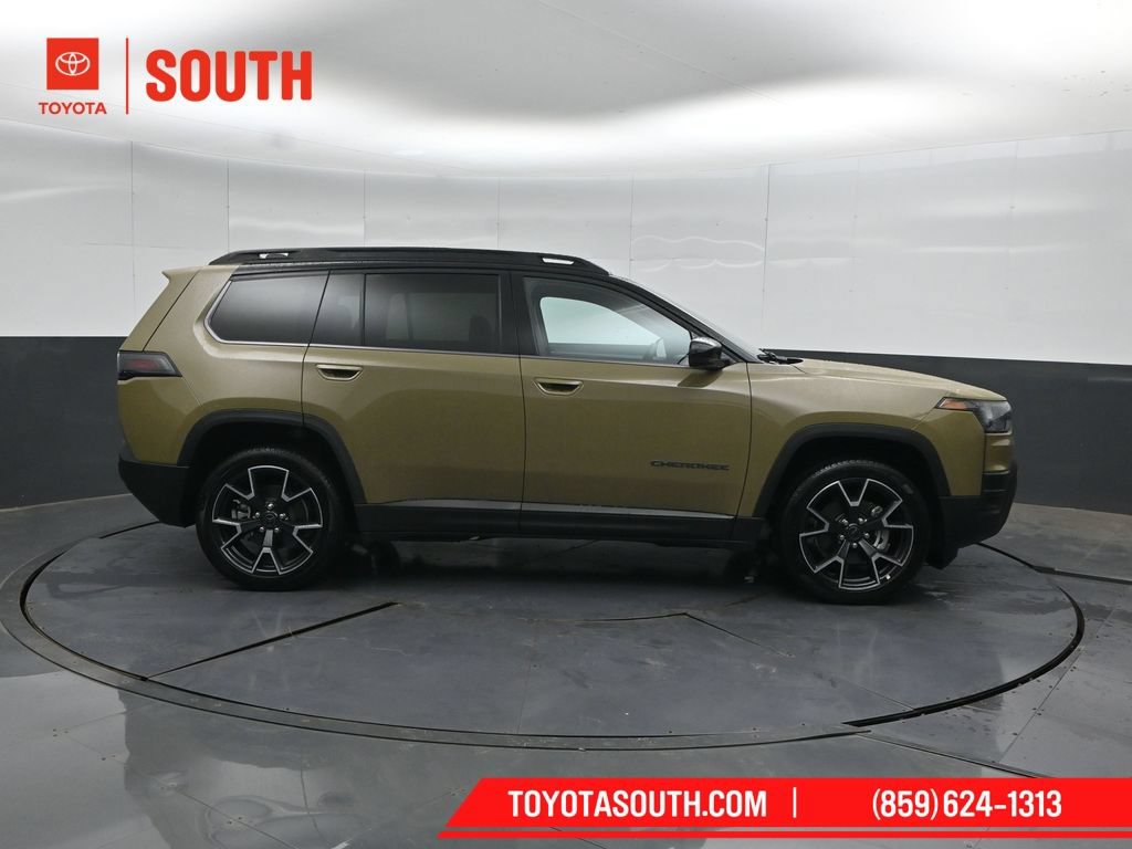 Used 2026 Jeep Cherokee Overland AWD/4WD image 3