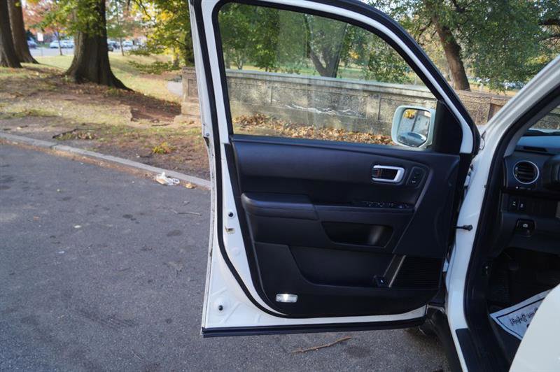 Used 2014 Honda Pilot Touring image 17