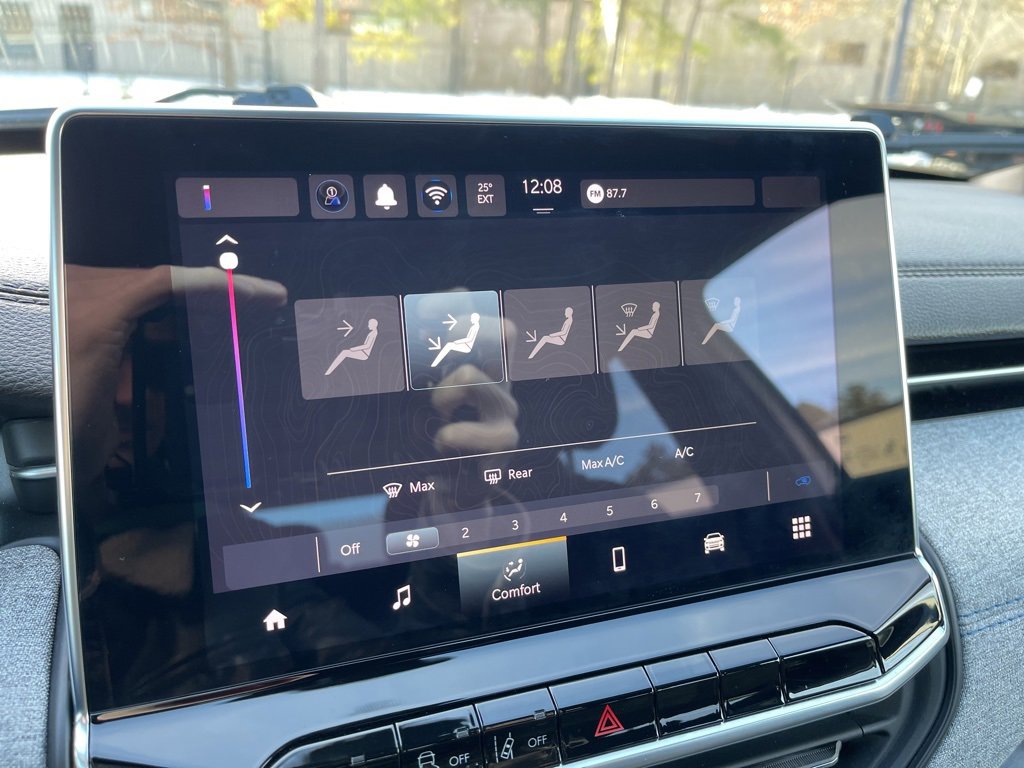 Certified 2024 Jeep Compass Sport image 11