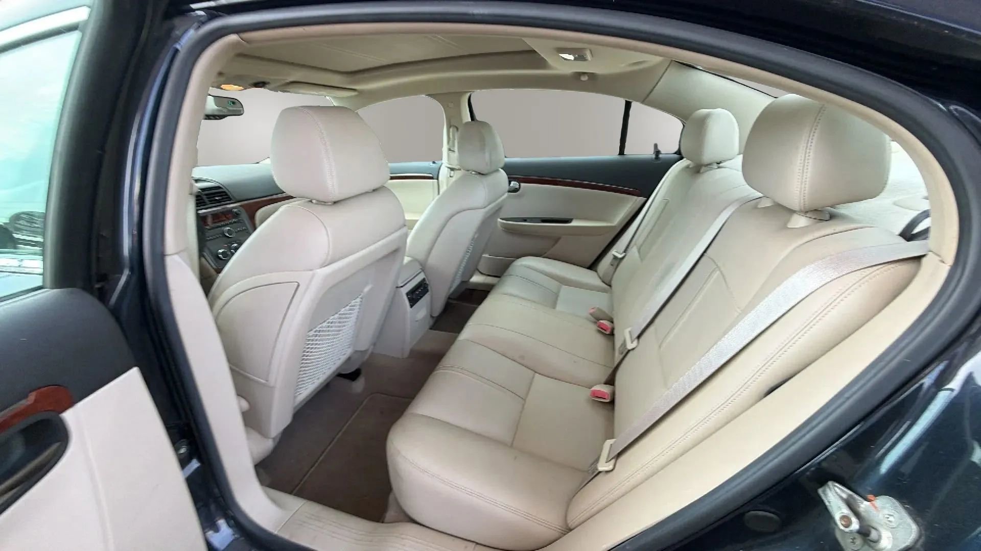 Used 2007 Saturn Aura XE w/ Premium Trim Pkg image 30